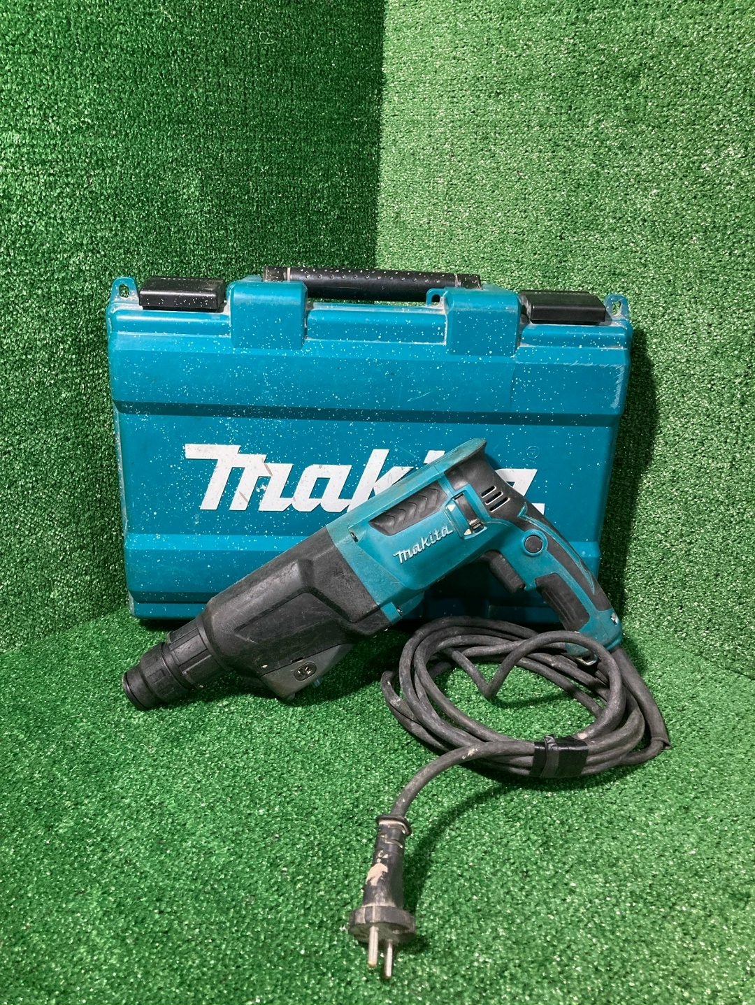 Перфоратор Makita HR 2610