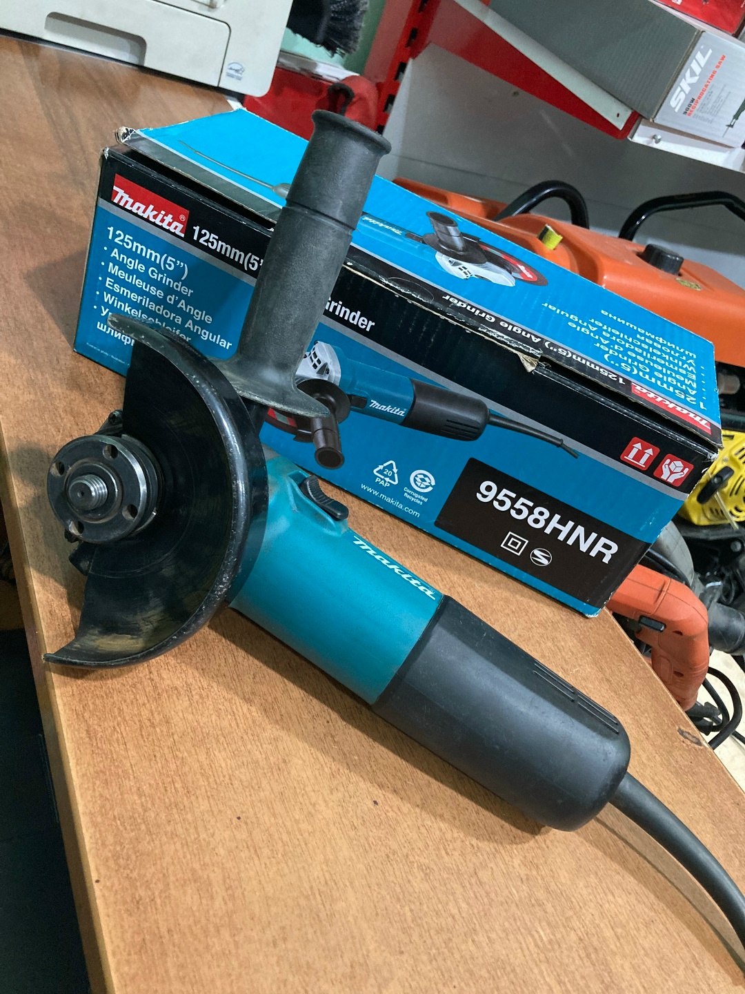 УШМ Makita 9558HNR