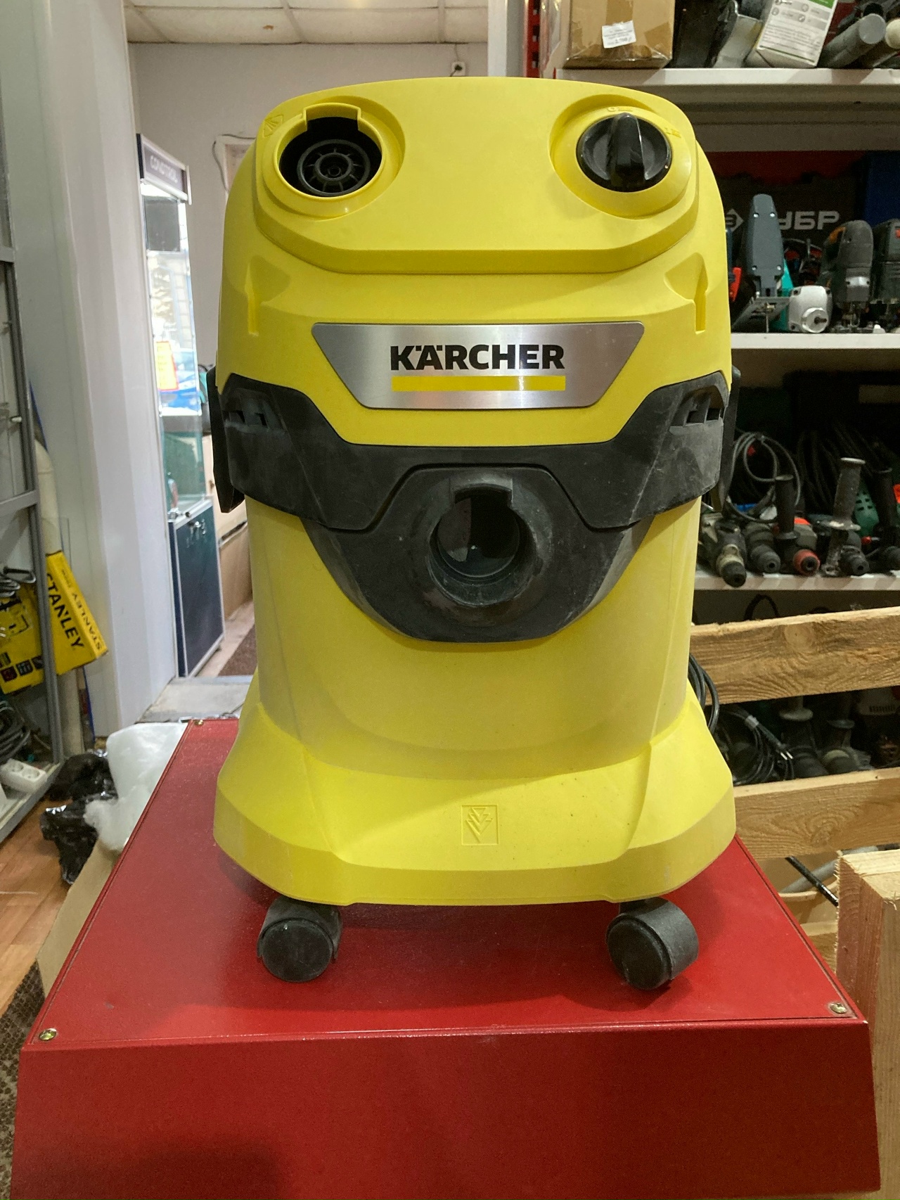 Пылесос строительный Karcher WD4 V-20/5/22, 1000 Вт, 20 л