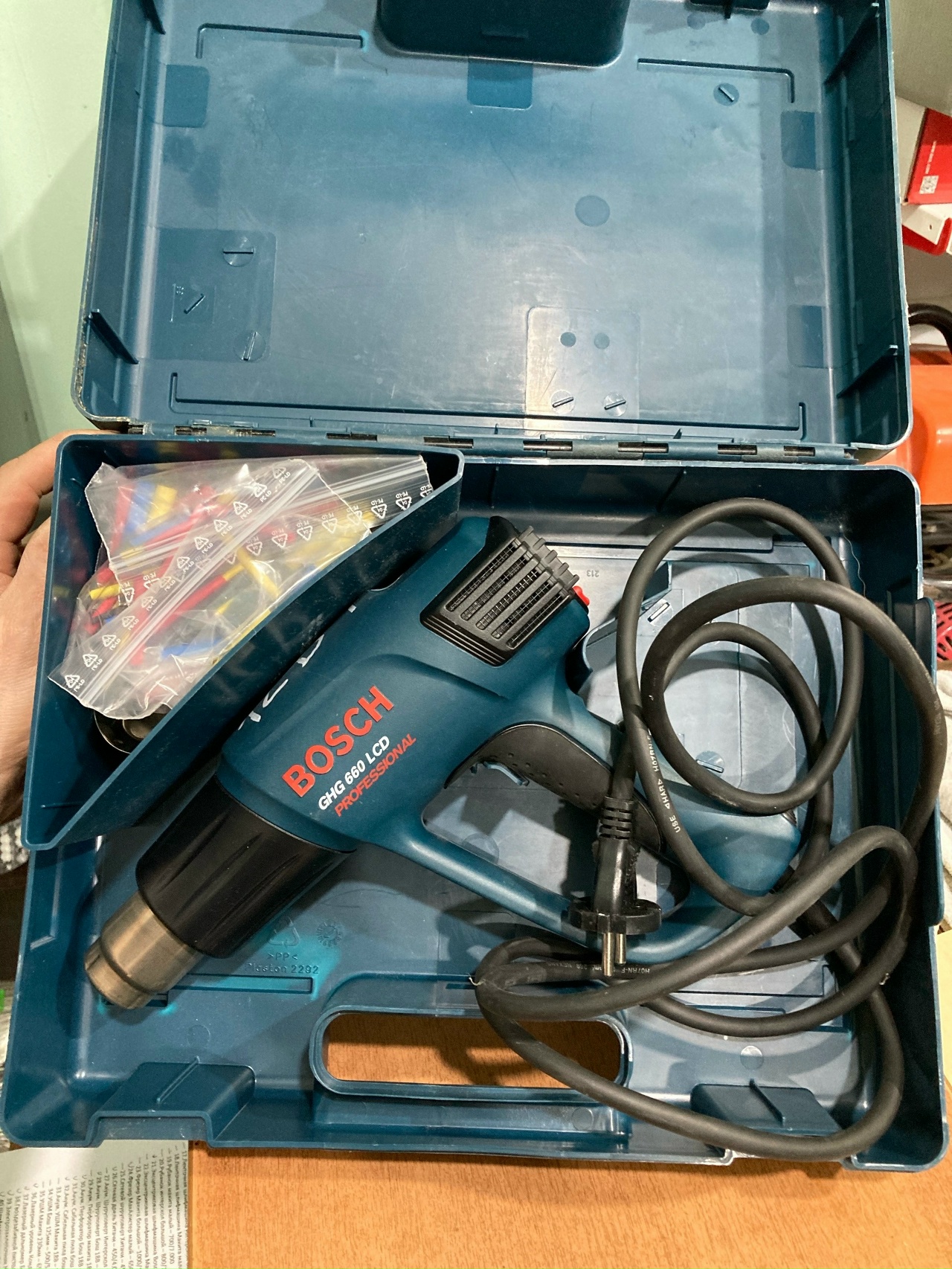 Профессиональный строительный фен BOSCH GHG 660 LCD Professional