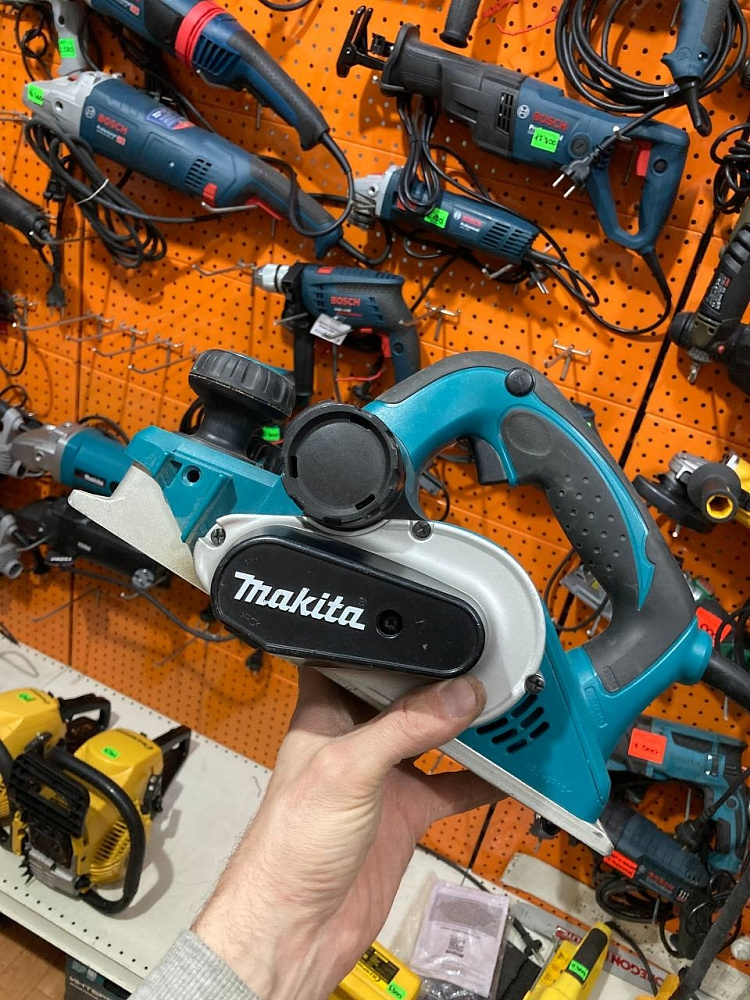 электрический рубанок makita kp0810