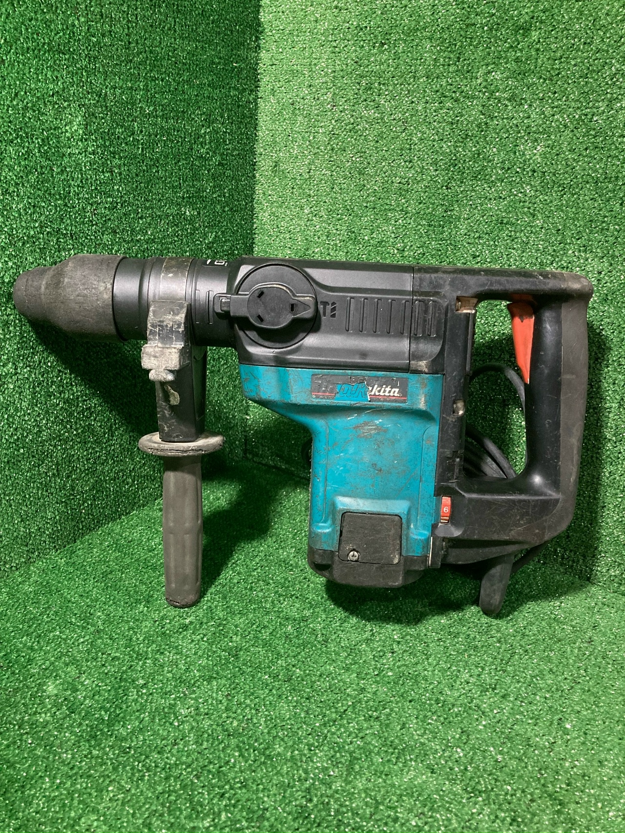 Перфоратор SDS MAX Makita HR 4000C